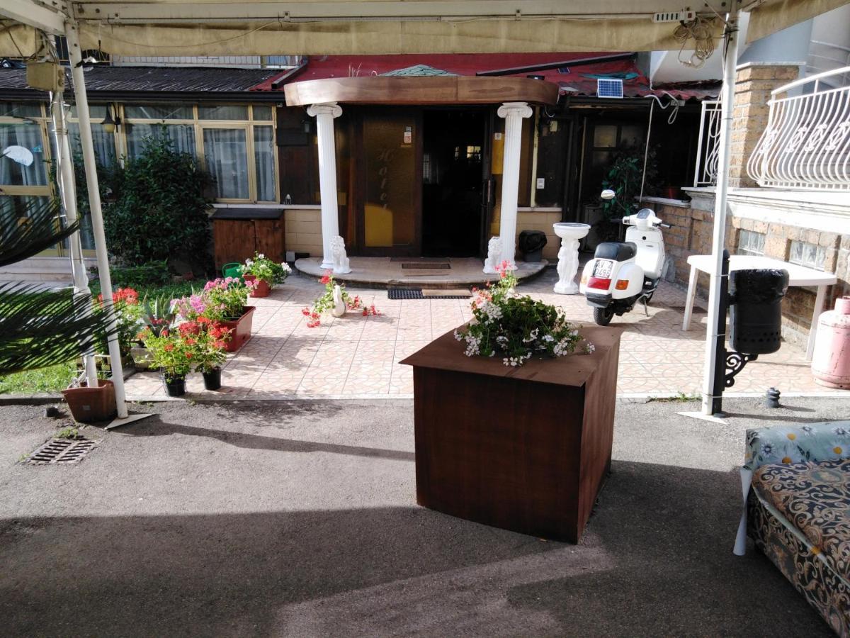 Hotel La Carina Grottaminarda Kültér fotó